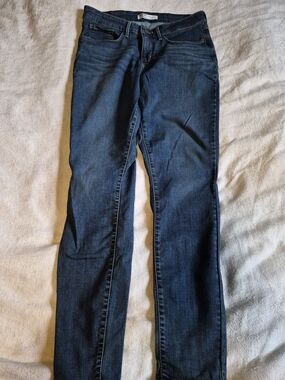 Levi Strauss Signature Gold Women's Size Totally Shaping Slim Straight Jean Pant